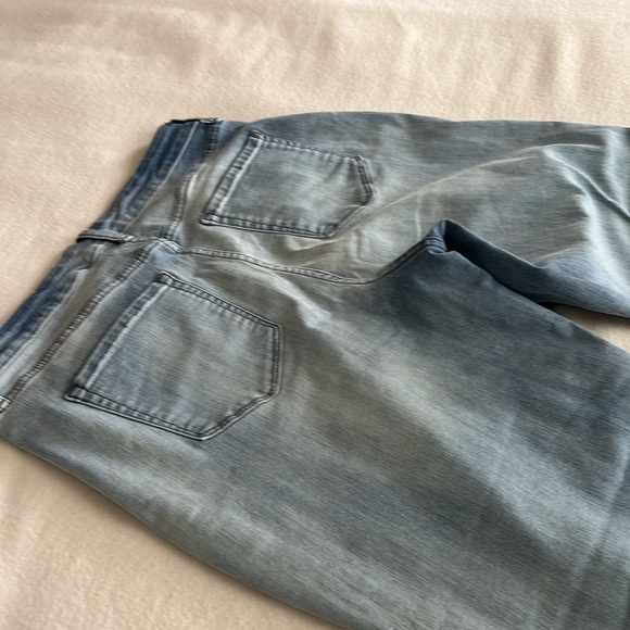Nine West Jeans, Plain Pocket, High Rise, Straight, Size 12 light washed - Picture 11 of 11